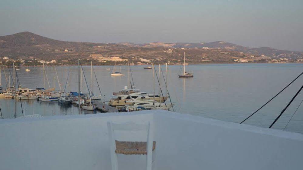 Hotel Adamas Exterior photo