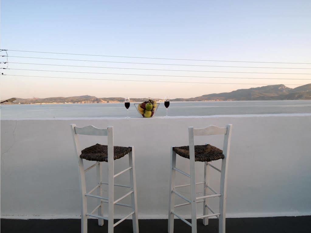 Hotel Adamas Exterior photo